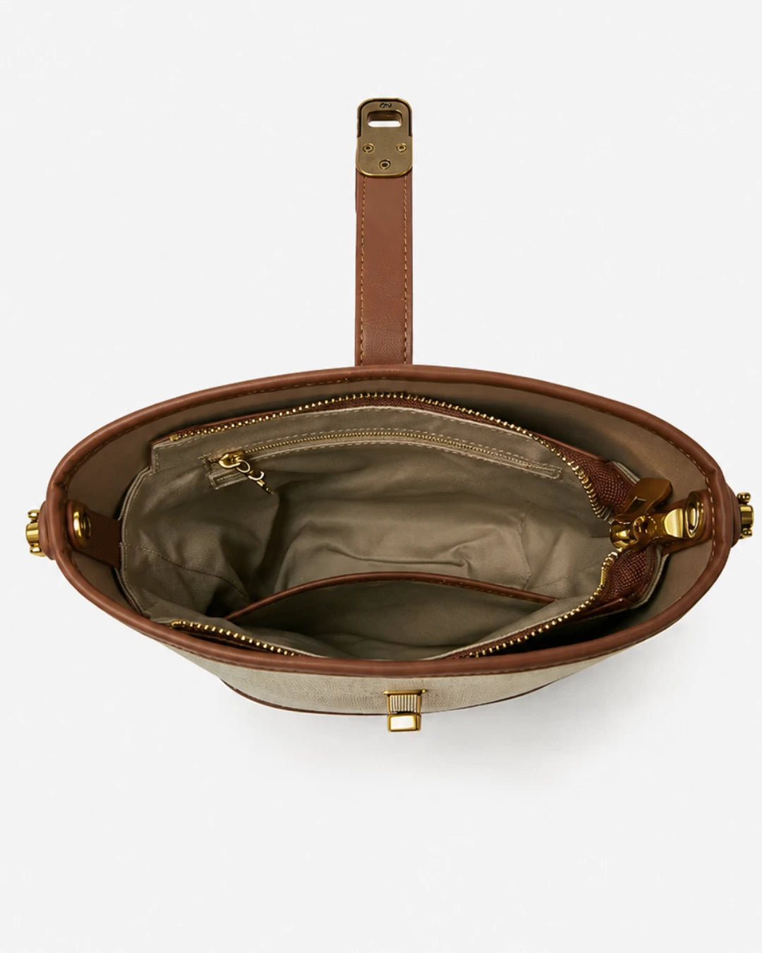 Bolsa feminina de ombro bege Lisette aberta, mostrando o compartimento principal, o forro claro e os bolsos internos, incluindo um com zíper.
