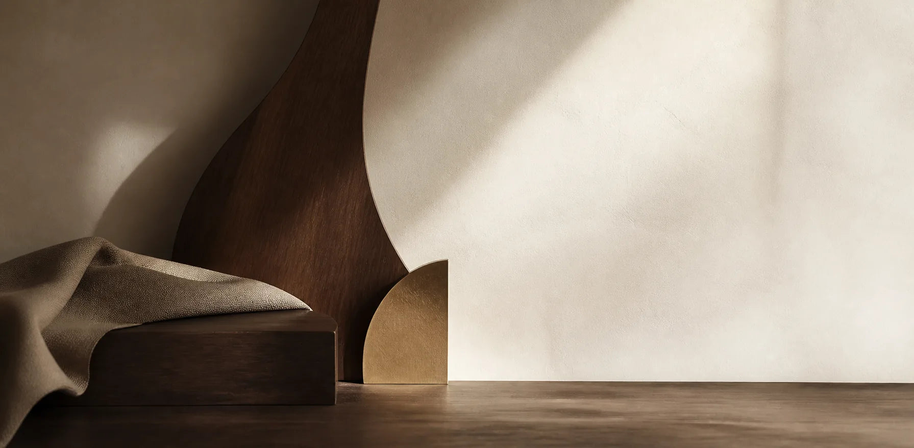Composição minimalista em tons de marrom, bege e dourado da NORENNE